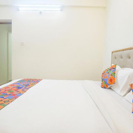 Fabexpress De Classio With Pool - Nr Candolim Beach 호텔 외부 사진