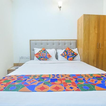 Fabexpress De Classio With Pool - Nr Candolim Beach 호텔 외부 사진